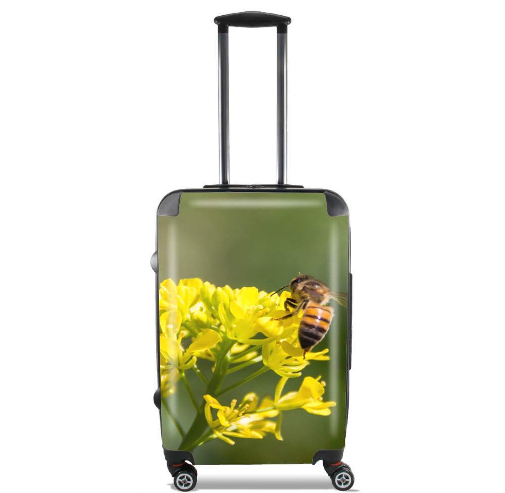  A bee in the yellow mustard flowers voor Handbagage koffers